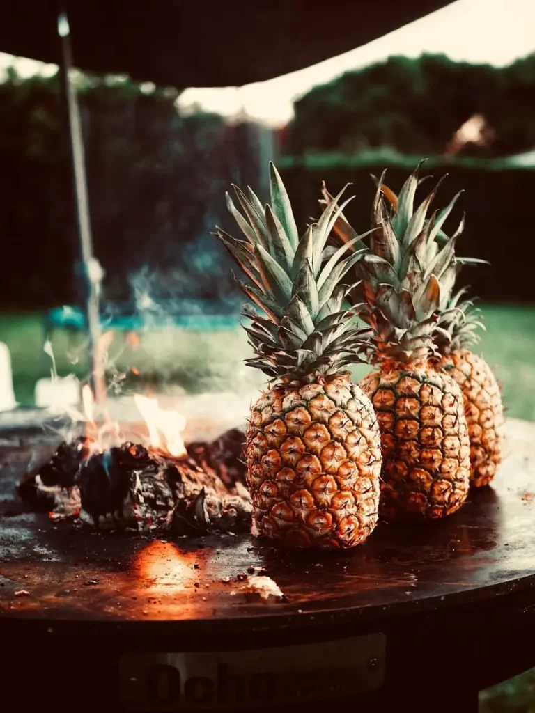 Ananas rôti et flambé au brasero