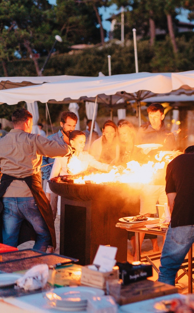 Réception conviviale autour du brasero