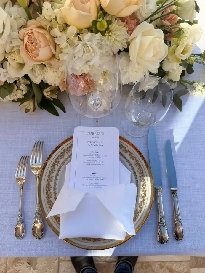 Table élégante dressée pour une réception